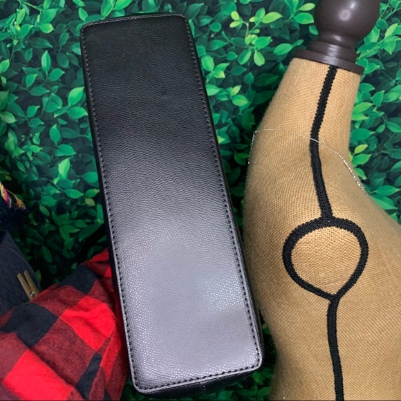 Authentic Michael Kors Tote - Picture 5 of 7